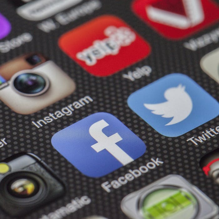 twitter-facebook-together-exchange-of-information-147413-1